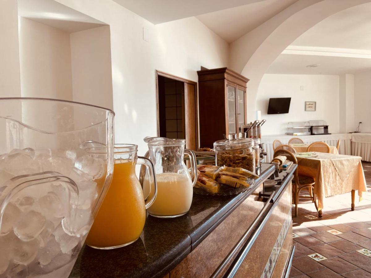 Up Hotel Неаполь Экстерьер фото