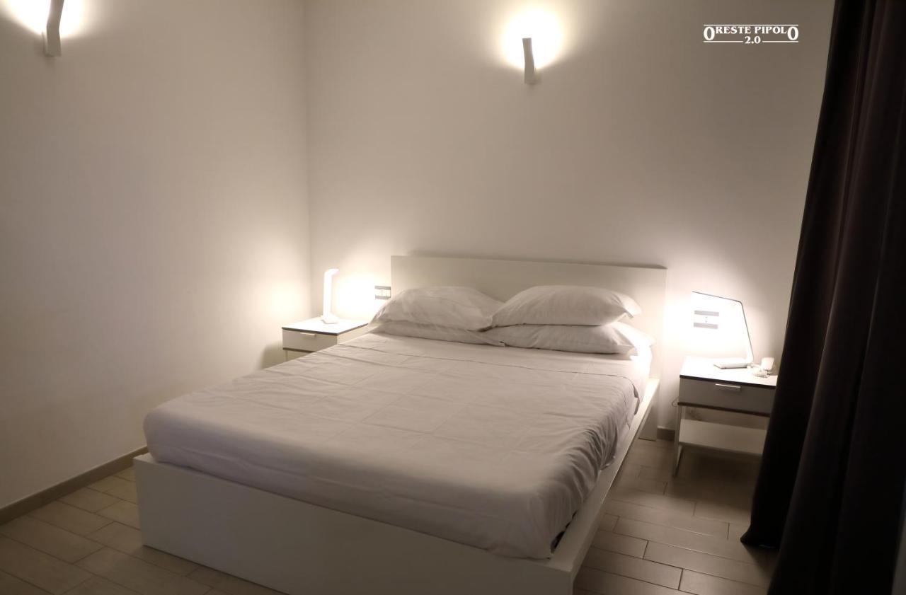 Up Hotel Неаполь Экстерьер фото