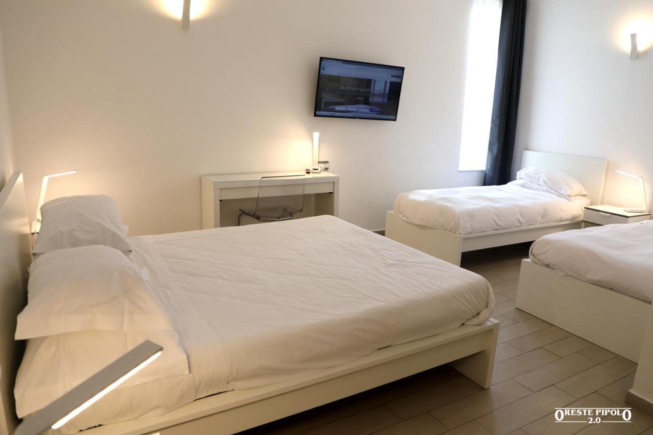 Up Hotel Неаполь Экстерьер фото