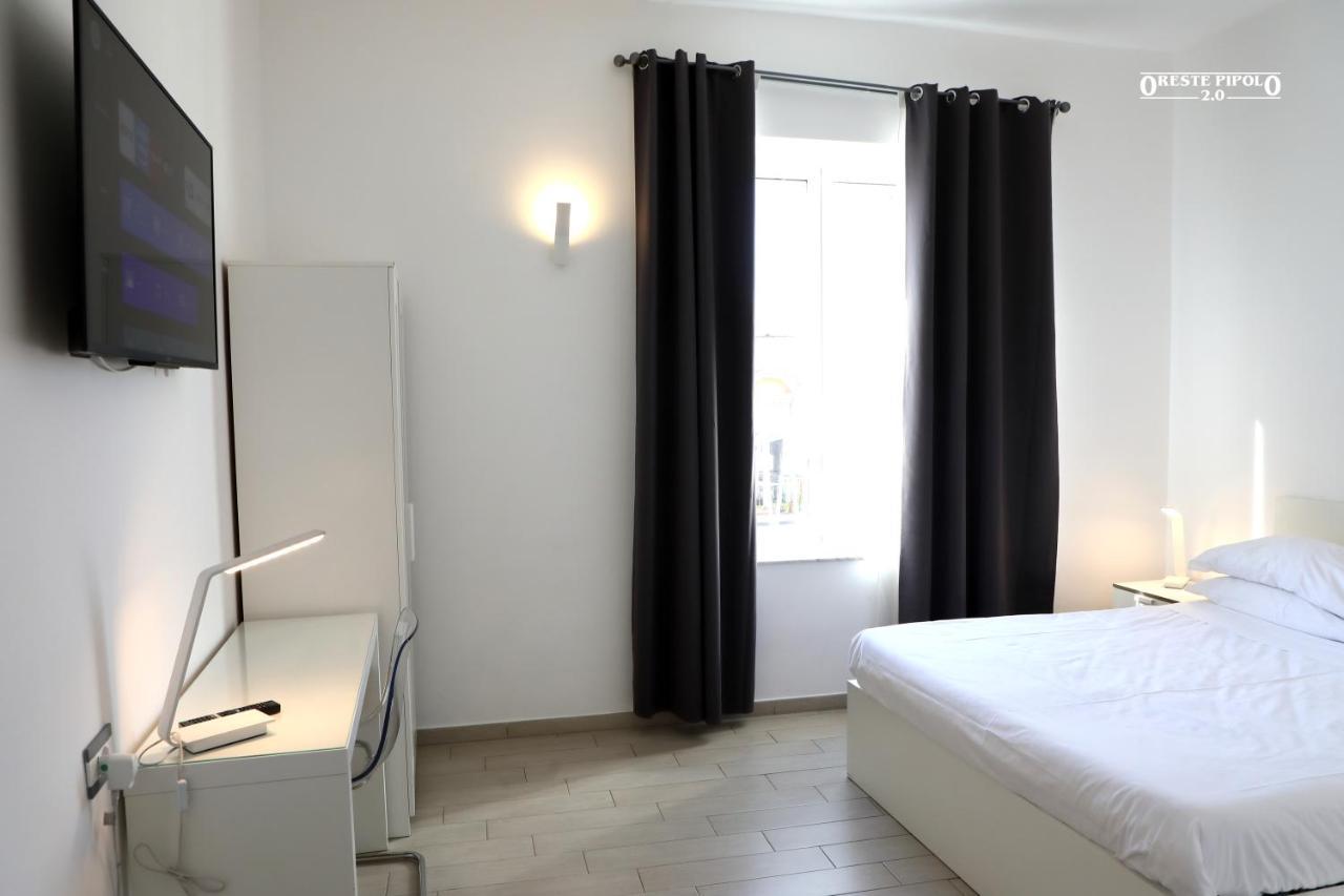 Up Hotel Неаполь Экстерьер фото