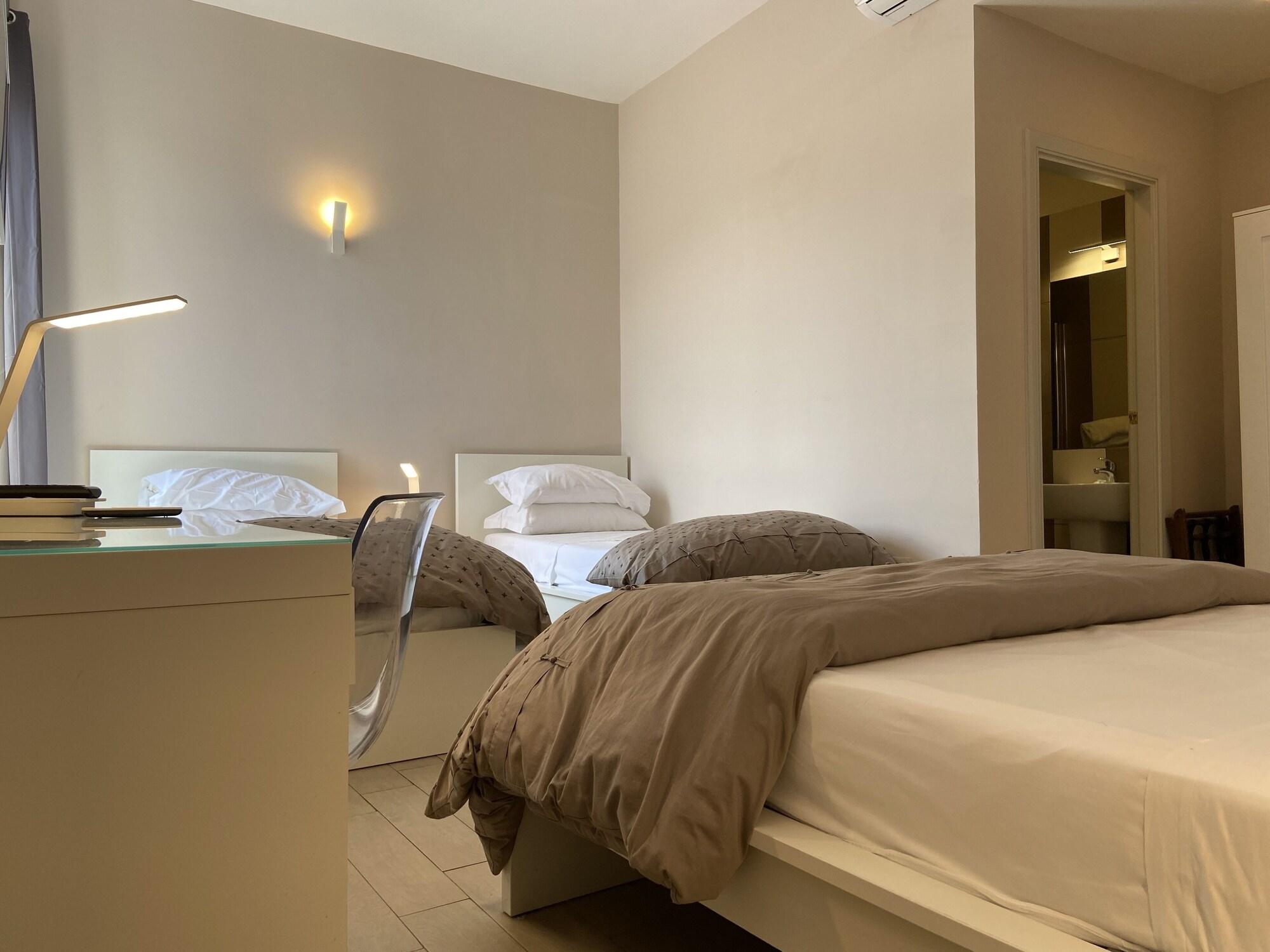 Up Hotel Неаполь Экстерьер фото